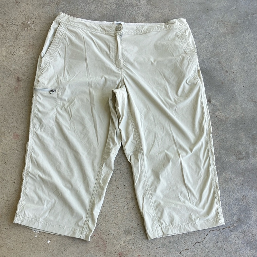 L.L. Bean Light Tan Capri Pants, 18 Petite